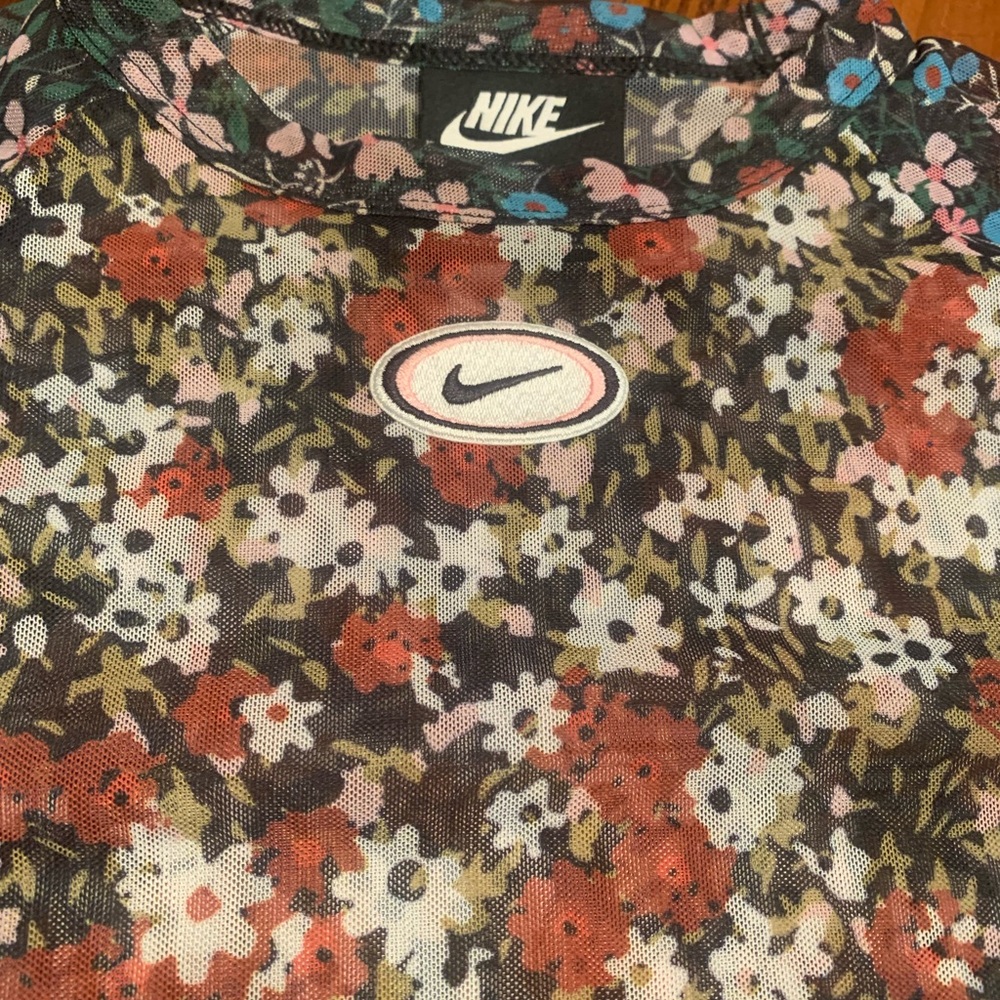 Vintage floral Nike blouse
